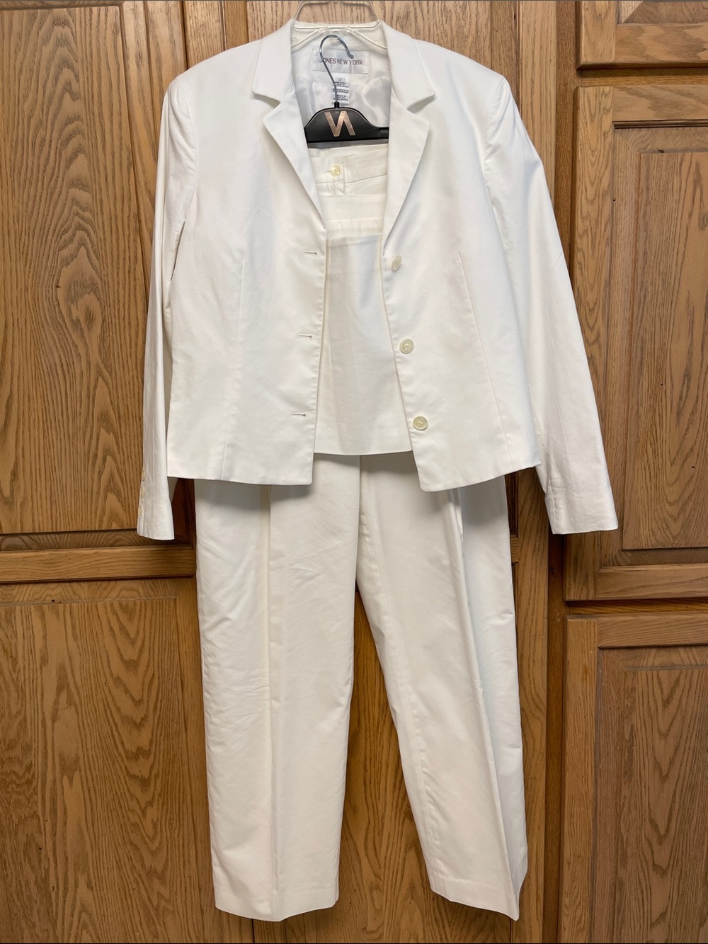 Jones New York White Tailored Blazer, Pants and a Top.